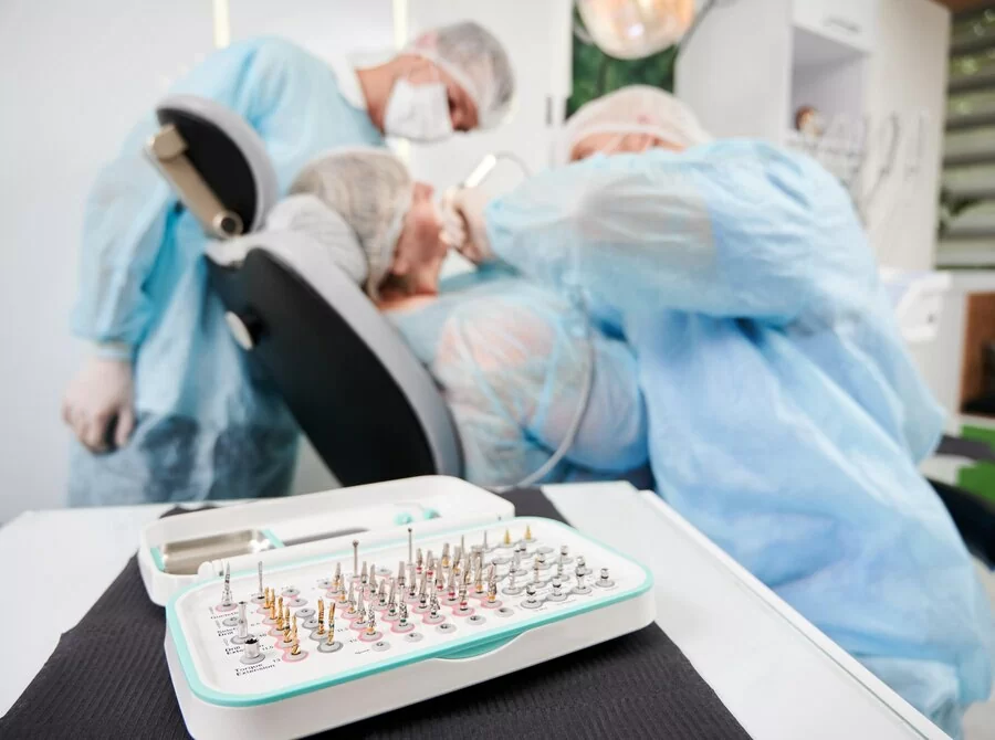 Корейские импланты зубов: виды, преимущества и недостатки, рейтинг лучших